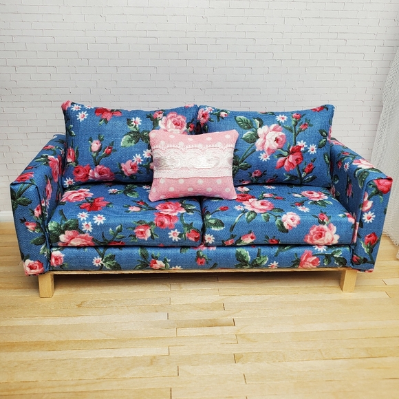 Miniature Dollhouse Floral Blue Sofa 1:12 Scale - Picture 5 of 6